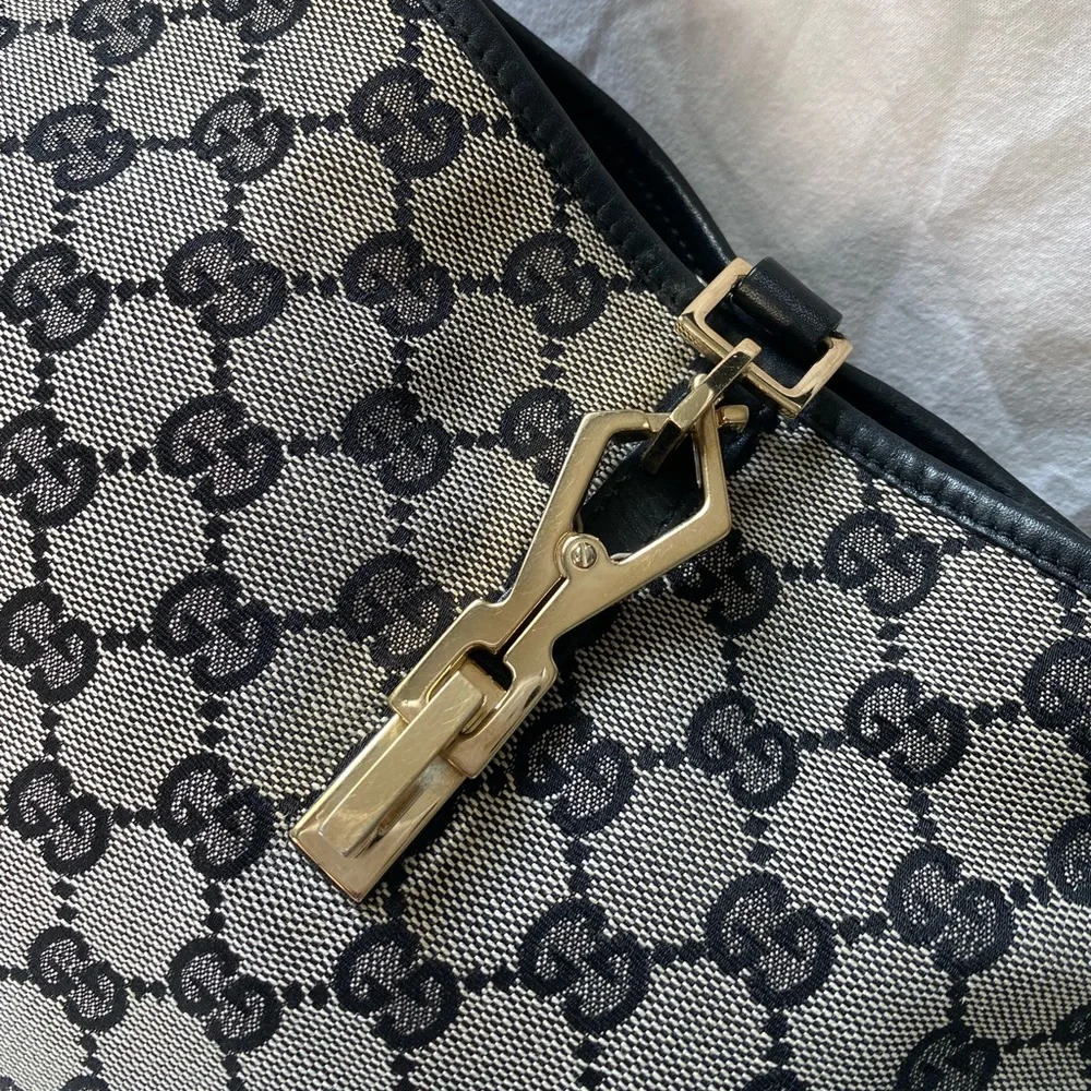 SOLD ⚠️Gucci Jackie Hobo - Picture 3 of 16